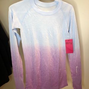 BNWT Climawear Muse shirt w/ thumb holes